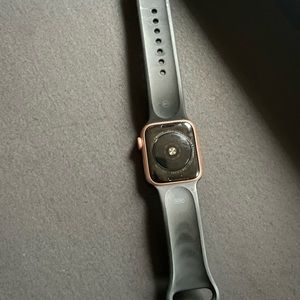 Apple WATCH SE 40 MM ROSE GOLD